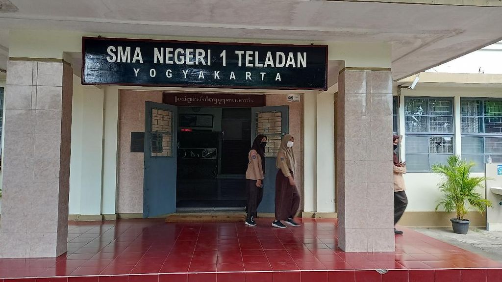 Sekolah terbaik posisi ke-10 se-Indonesia adalah SMAN 1 Yogyakarta. Sekolah ini mendapatkan nilai rerata sebesar 609,308. Foto: Pradita Utama